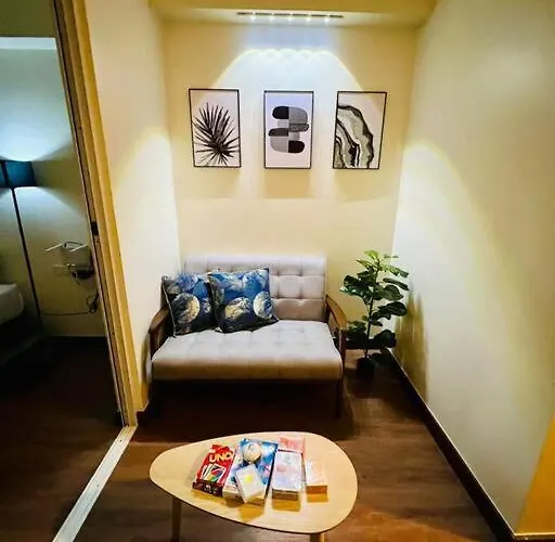 Stylish With Stunning Views Apartment Manila