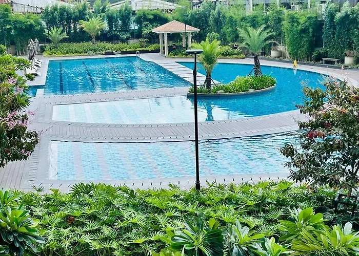 Stylish With Stunning Views Apartment