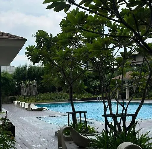 Stylish With Stunning Views Apartment *